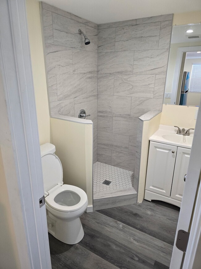 Photo - 4336 Lime St Apartments