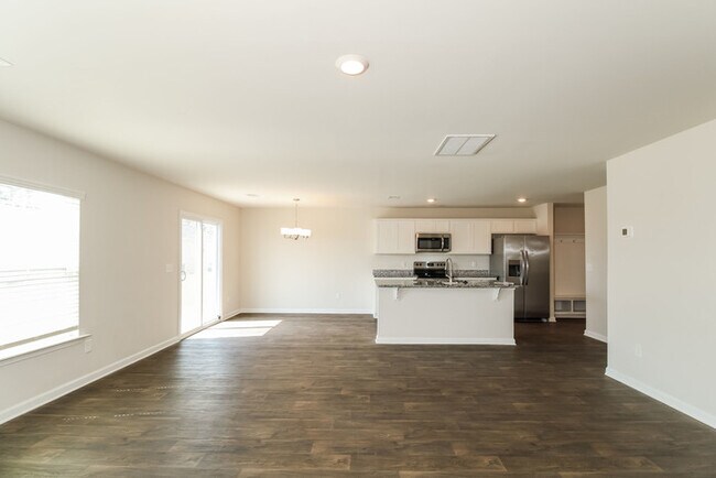 Building Photo - MOVE IN SPECIAL! Located near Fort Jackson...