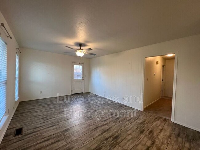 Building Photo - 2235 Donna Dr
