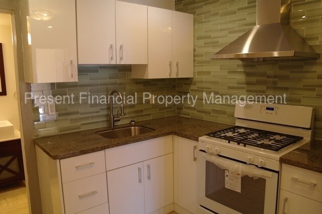 Primary Photo - 379 Raymond Ave