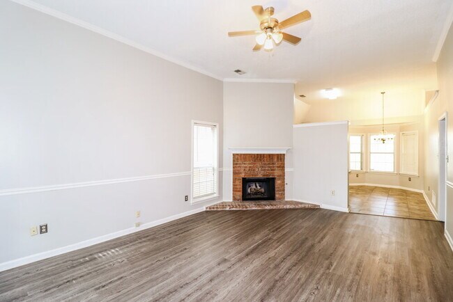 Foto del edificio - 594 E Ashley Glen Cir