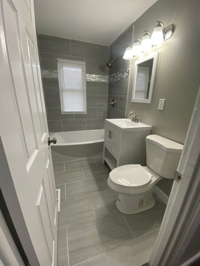 Foto del edificio - To apply please visit our website www.dadpropertiesnwi.com