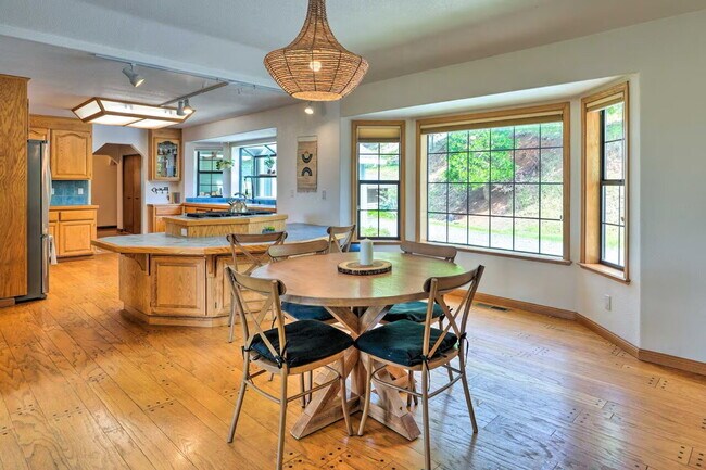 Building Photo - Large 3 bed, 2.5 bath home nestled on 10 acres in the hills of Camino but close to town!