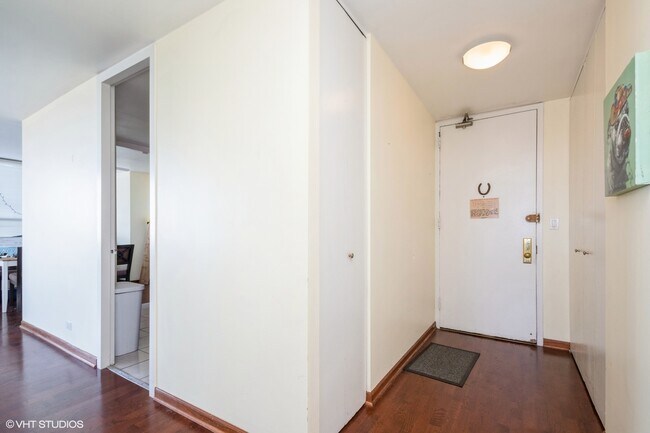 Building Photo - 655 W Irving Park Rd