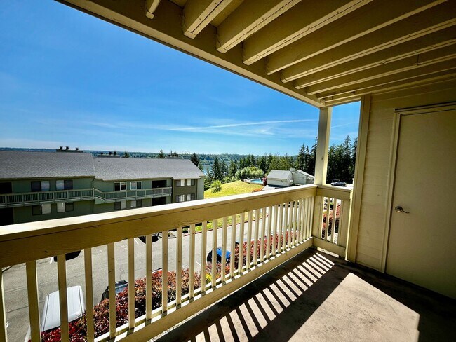Building Photo - Sunn Fjord Condo, New Paint and New Carpet!