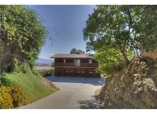 Building Photo - 30595 Miller Rd