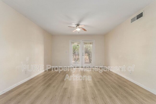Foto del edificio - 4704 E Paradise Village Pkwy N