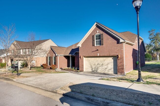 Building Photo - 1013 Nunnery Ln