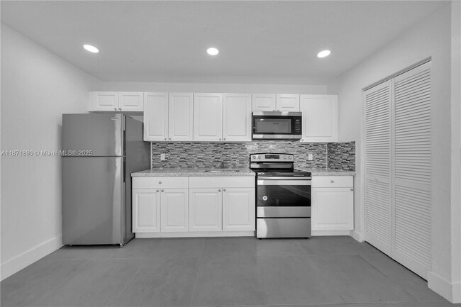 Building Photo - 3737 NW 20th Ave