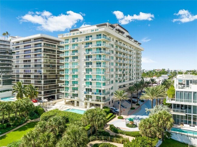 Foto del edificio - 9499 Collins Ave