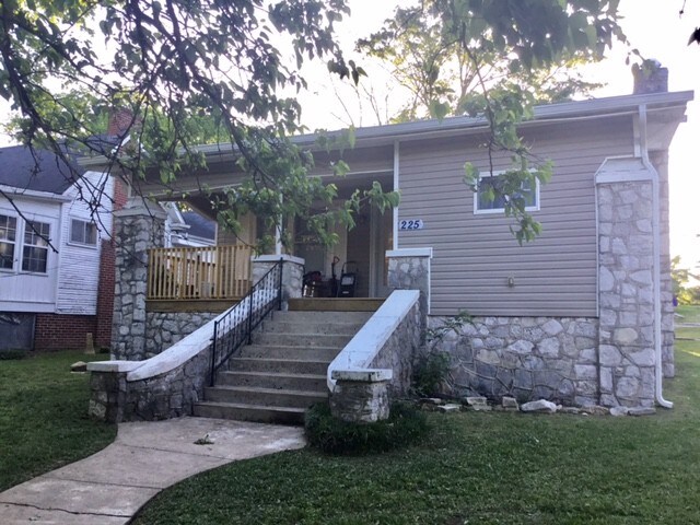 Foto del edificio - 225 N Germantown Rd