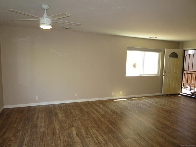 Building Photo - 514 S The Strand