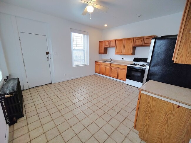 Foto del edificio - *Spacious 2BD/1BA Single-Family Home Available in Oakland*