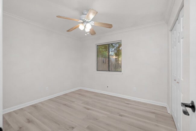 Building Photo - 131 Bayou View Dr