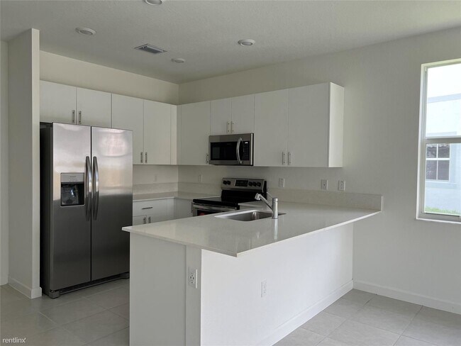 Foto del edificio - 3 br, 3 bath Townhome - 11880 NW 47th Mnr