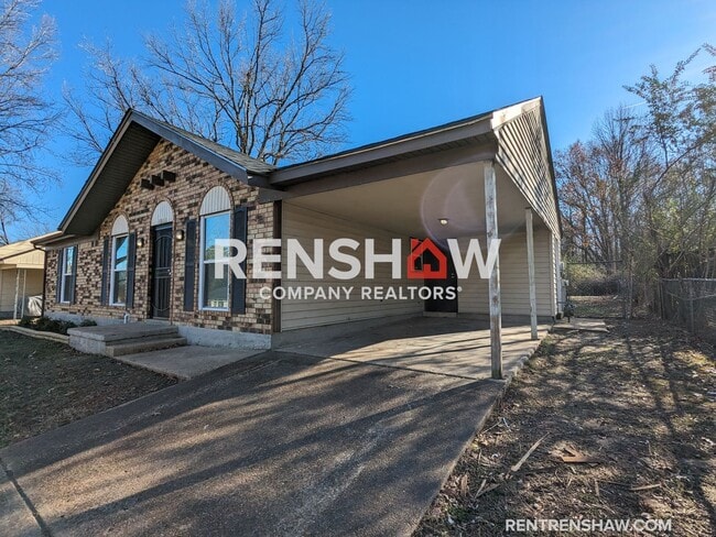 Building Photo - 3311 Keystone - 3 Bed / 1.5 Bath  - Half O...