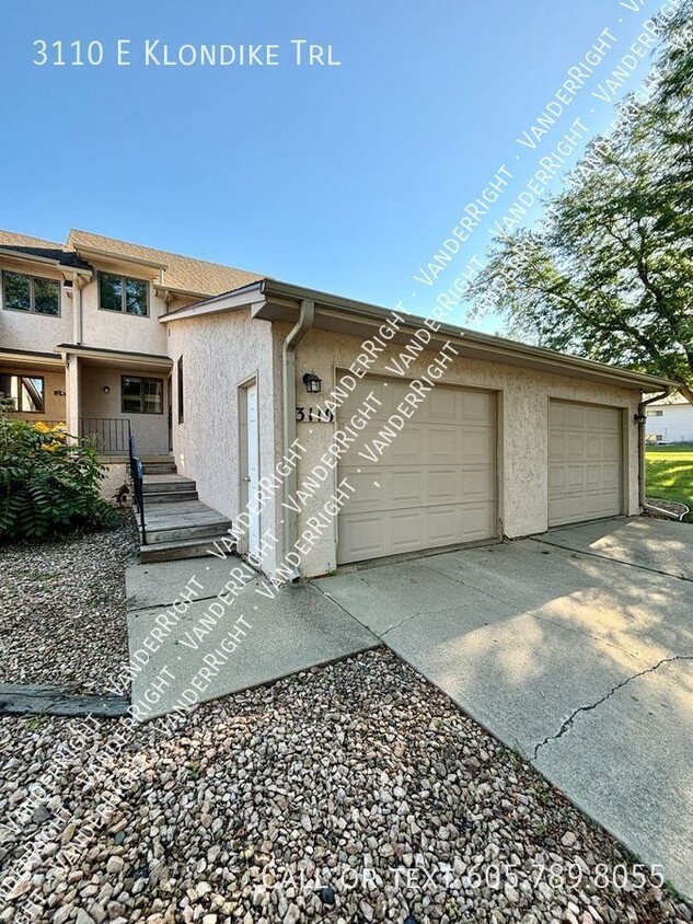 Primary Photo - End Unit Townhome - 2 Bedroom With Office!