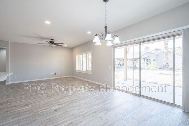 Foto del edificio - 16536 W Rock Springs Ln