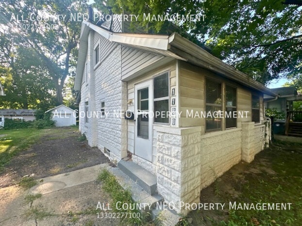 Building Photo - 1180 Murray Ave