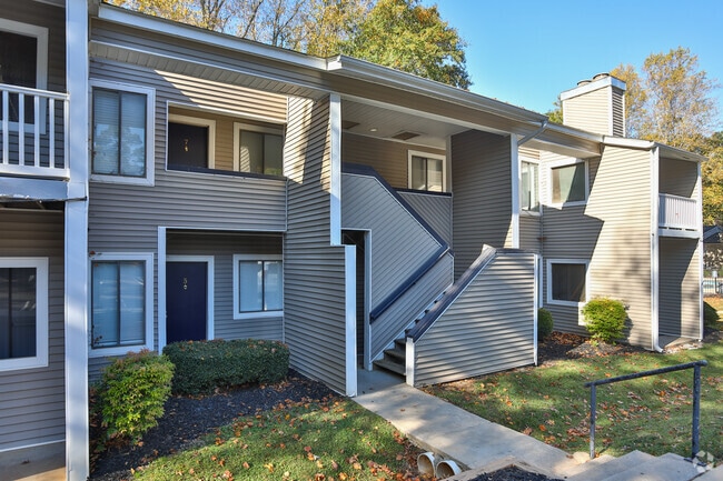 Building Photo - The Bluffs Apartment Homes