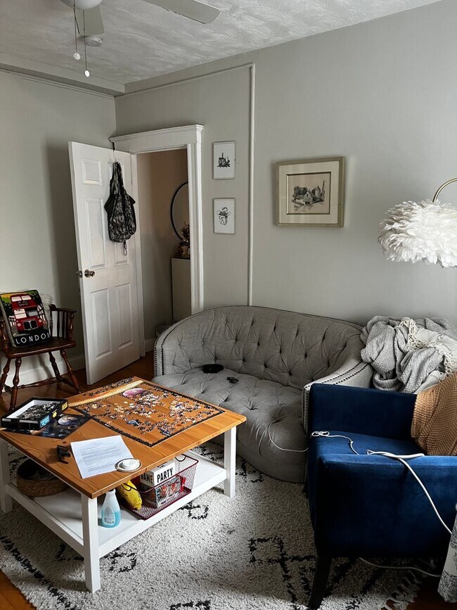 Foto del edificio - Rare 3 bed 2 bath in the North End... DON'T MISS OUT!!!