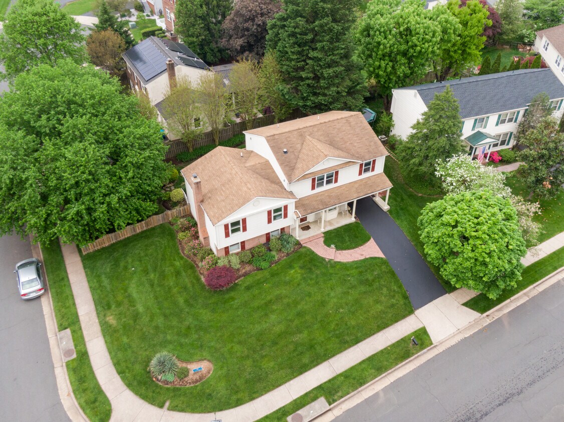 12601 Bayou Dr, Herndon, VA 20170 House Rental in Herndon, VA