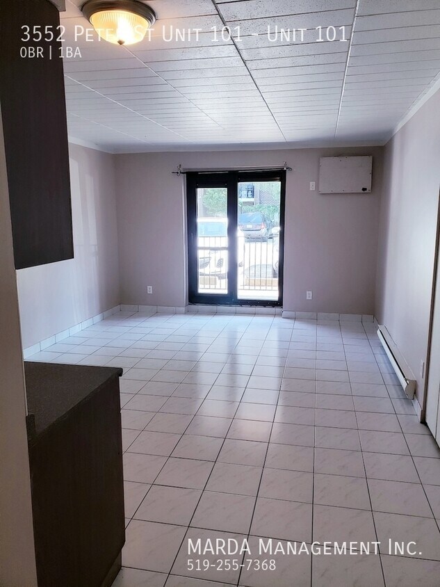 Photo principale - MAIN FLOOR BACH NEAR U OF W - INCLUSIVE!