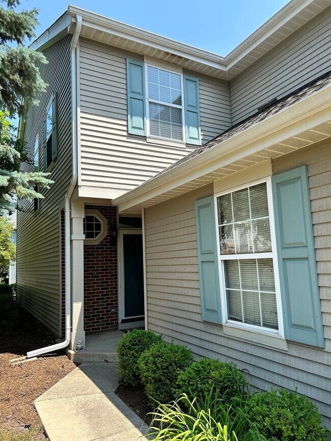 Building Photo - 31 S Oakhurst Dr