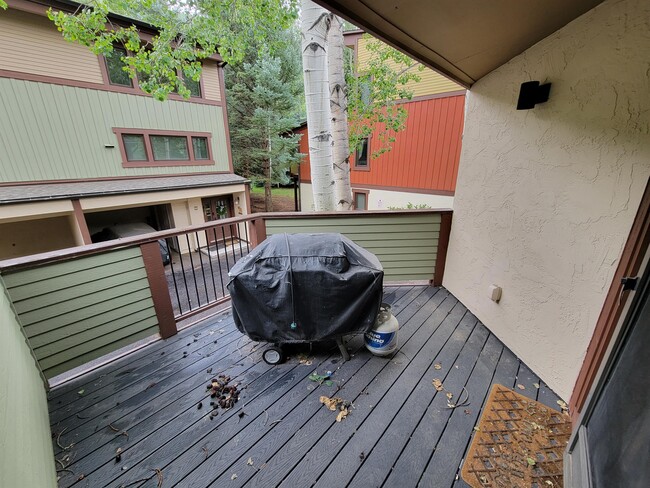 Foto del edificio - 2540 Kinnikinnick Rd