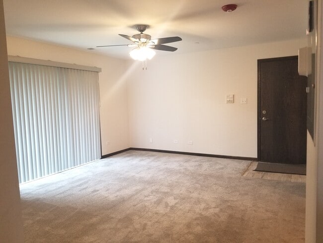 Building Photo - 7121 Laverne Ln