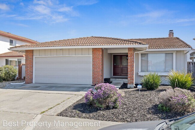 Building Photo - 4 br, 2 bath House - 2482 Cabrillo Dr