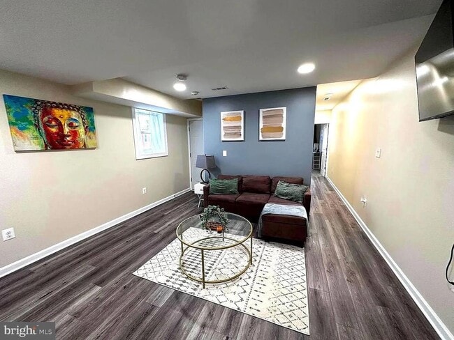 Building Photo - 1721 McCulloh St