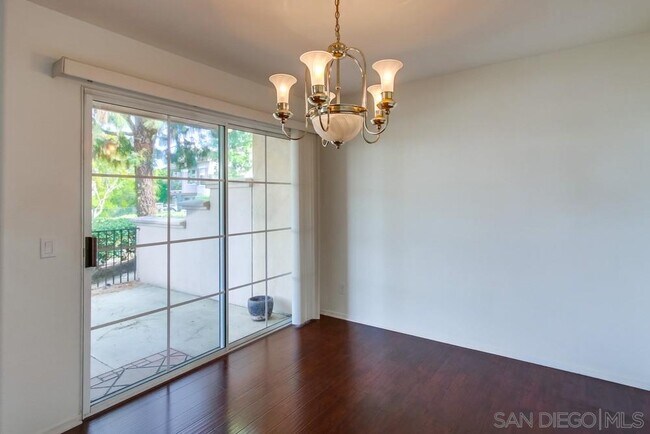 Foto del edificio - 11916 Tivoli Park Row