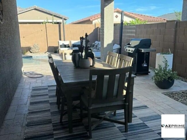 Building Photo - Beautiful home