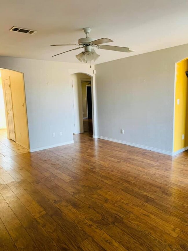 Building Photo - 2907 Dalton St