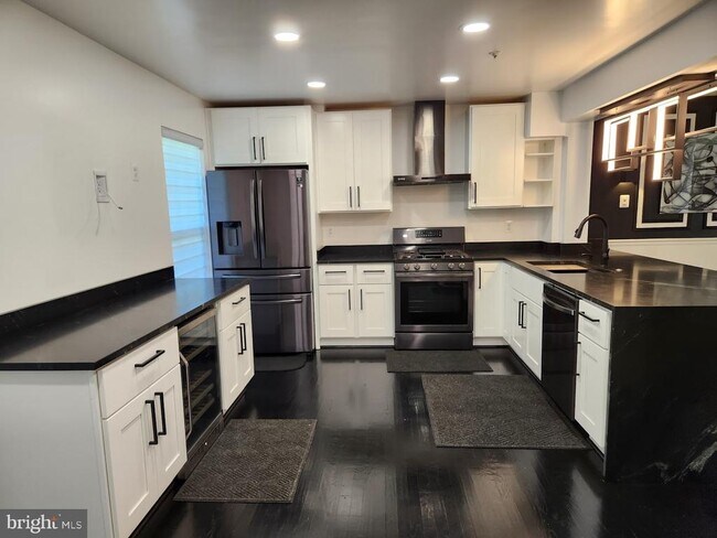 Building Photo - 12825 Town Center Way