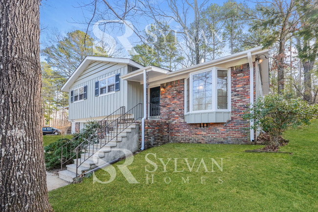 Building Photo - Updated 3 bedroom home!