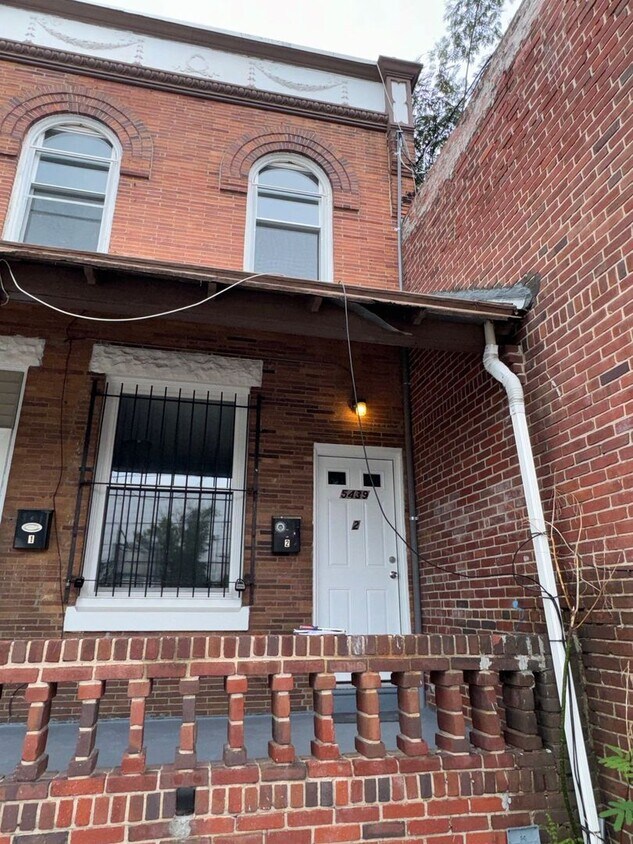 Foto principal - 5439 Hunter St