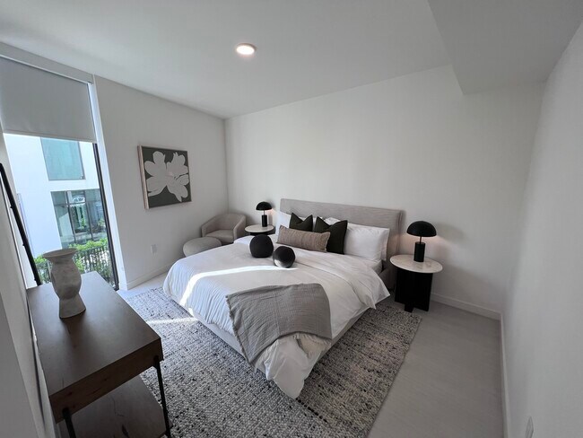 Building Photo - 20510 NW 21st Ave