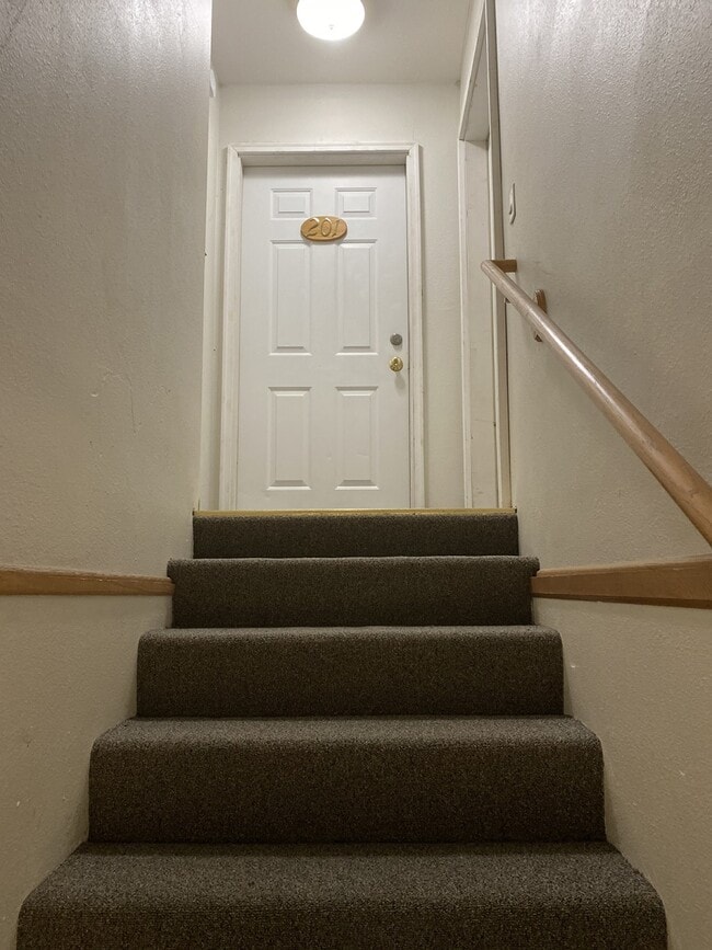 206 Locust St Unit Carriage House, Monticello, MN 55362 Condo for