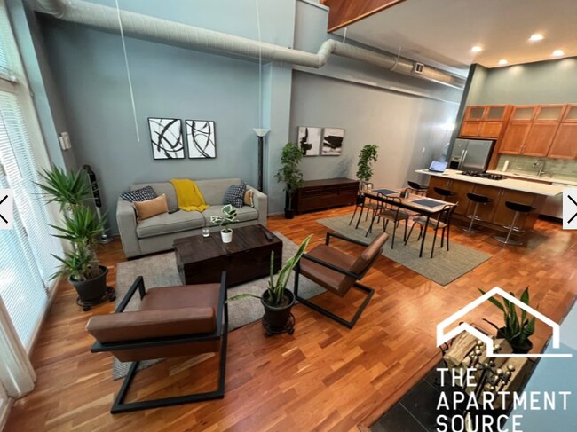 Photo - 1760 W Wrightwood Ave Apartment