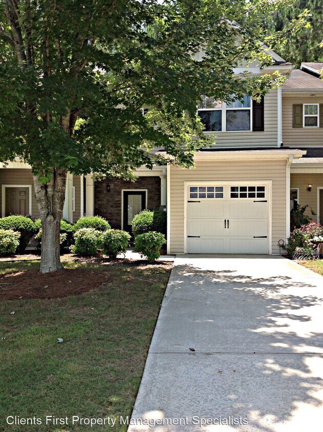 3 br, 2.5 bath House 216 Ridge Mill Drive House Rental in Acworth