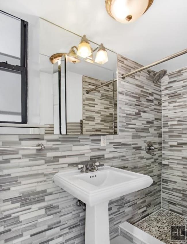 Foto del edificio - W 97TH ST.