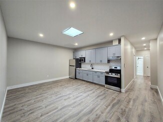 Building Photo - 145 Jericho Tpke