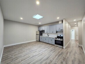 Building Photo - 145 Jericho Tpke