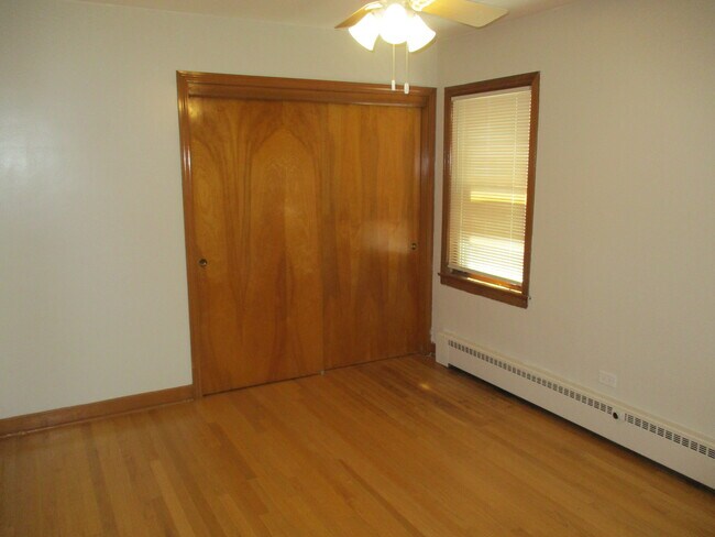 Foto del edificio - 6170 N Meade Ave