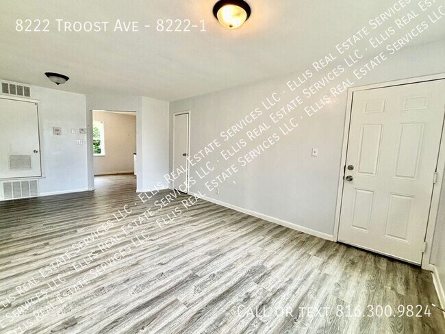 Foto del edificio - 8222 Troost Ave