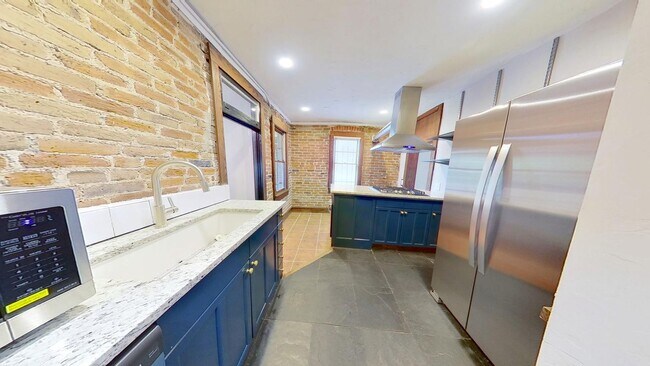 Foto del edificio - Charming Five Points home only blocks from downtown