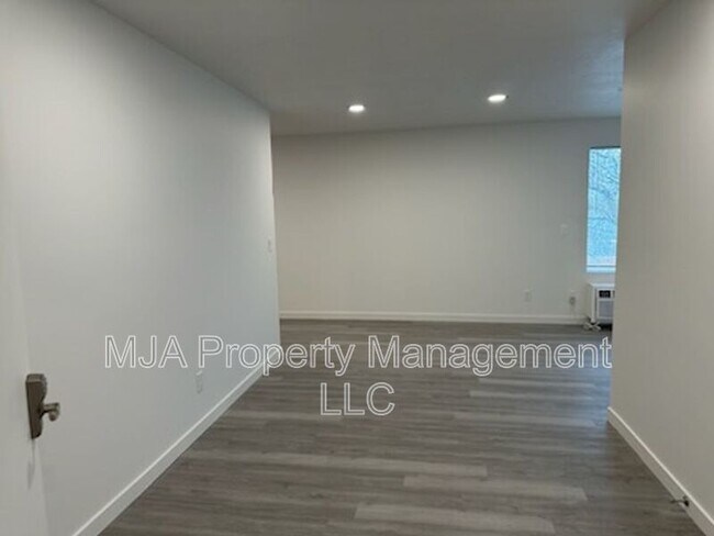 Foto del edificio - 500 East Fort Union Blvd