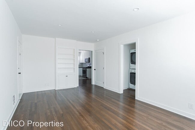 Building Photo - Studio, 1 bath Apartment - 346 N Maple Dri...